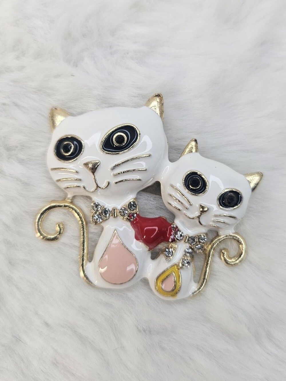 White Cat Brooch Pin NWOT